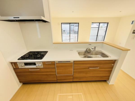 �_�ސ쌧������s����2���ڂ̐V�z��ˌ��ẴL�b�`��