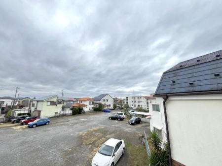 �_�ސ쌧������s�����u2���ڂ̐V�z��ˌ��Ă̏Z�˂���̒��]�ʐ^