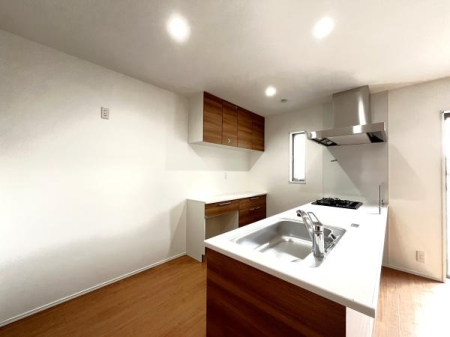 �_�ސ쌧������s�����u2���ڂ̐V�z��ˌ��ẴL�b�`��