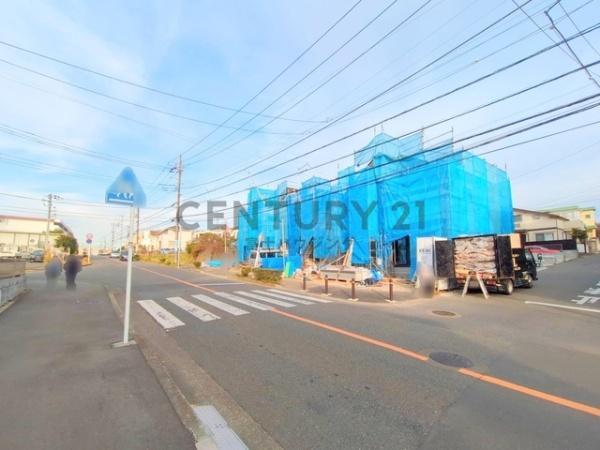 �_�ސ쌧����s���̐V�z��ˌ��Ă̑O�ʓ��H�܂ތ��n�ʐ^