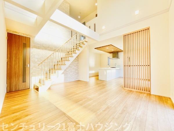 �_�ސ쌧����s�����̐V�z��ˌ��Ẵ��r���O