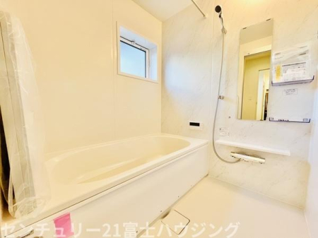 �_�ސ쌧����s�����̐V�z��ˌ��Ă̗���