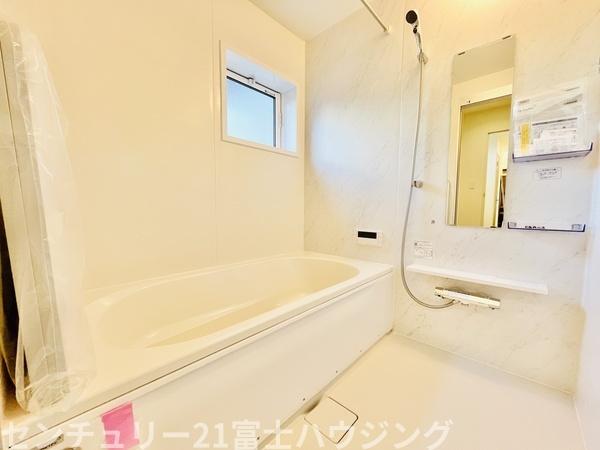 �_�ސ쌧����s�����̐V�z��ˌ��Ă̗���