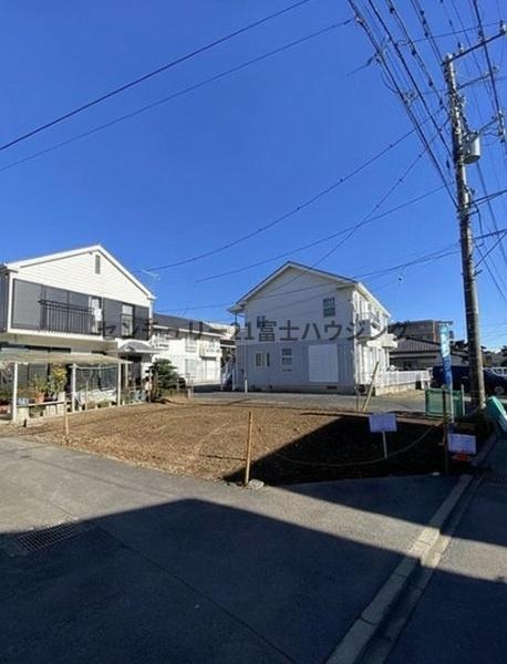 �_�ސ쌧������s�ԉH���̓y�n�̑O�ʓ��H�܂ތ��n�ʐ^