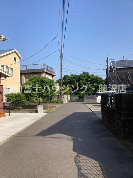 �_�ސ쌧����s���1���ڂ̓y�n�̑O�ʓ��H�܂ތ��n�ʐ^