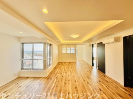 �_�ސ쌧����s�А��C��2���ڂ̒��Ã}���V�����̃��r���O