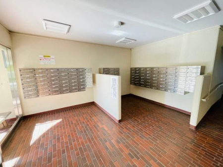 �_�ސ쌧���q�s���{�̒��Ã}���V�����̃G���g�����X