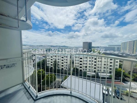 �_�ސ쌧���q�s���{�̒��Ã}���V�����̏Z�˂���̒��]�ʐ^