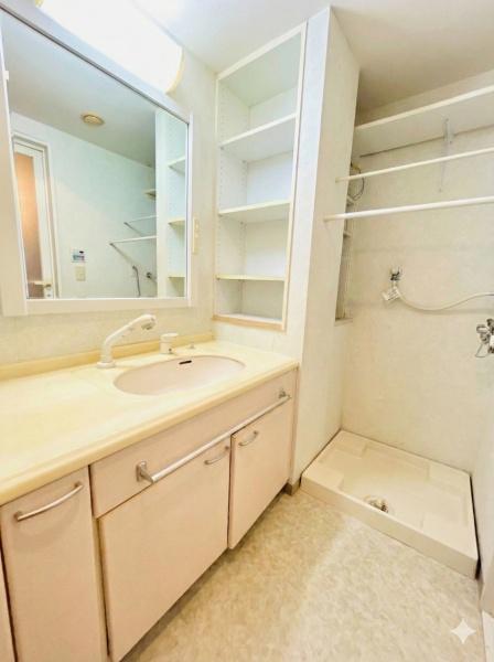 �_�ސ쌧����s�����C��1���ڂ̒��Ã}���V�����̐��ʑ�E���ʏ�