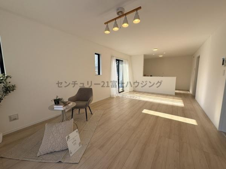 �_�ސ쌧������s������2���ڂ̐V�z��ˌ��Ẵ��r���O