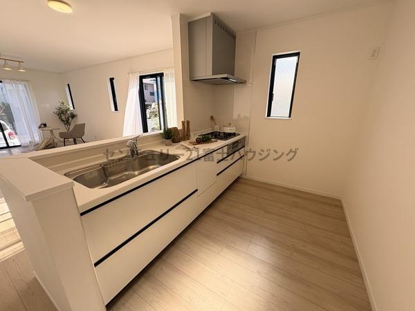 �_�ސ쌧������s������2���ڂ̐V�z��ˌ��ẴL�b�`��