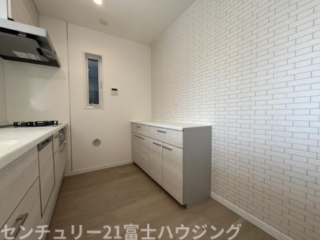 �_�ސ쌧������s����5���ڂ̐V�z��ˌ��ẴL�b�`��