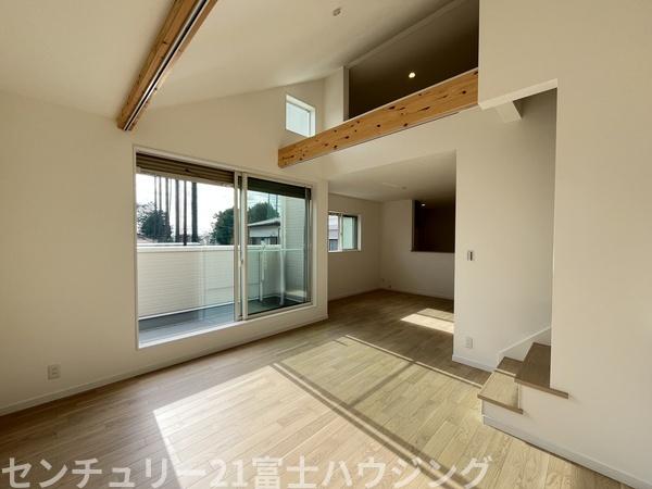 �_�ސ쌧������s����5���ڂ̐V�z��ˌ��Ẵ��r���O