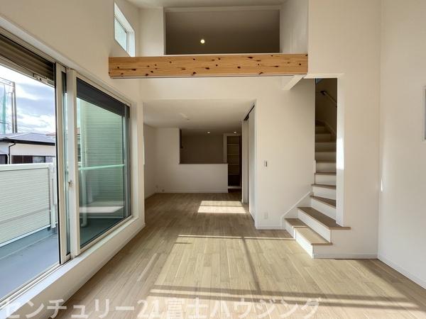 �_�ސ쌧������s����5���ڂ̐V�z��ˌ��Ẵ��r���O