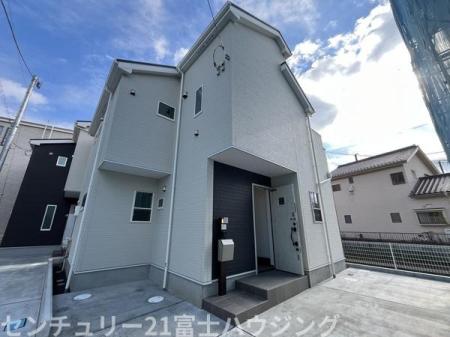 �_�ސ쌧������s����5���ڂ̐V�z��ˌ��Ă̌��n�O�ώʐ^