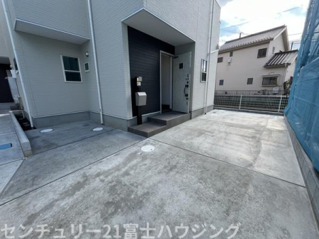 �_�ސ쌧������s����5���ڂ̐V�z��ˌ��Ă̒��ԏ�