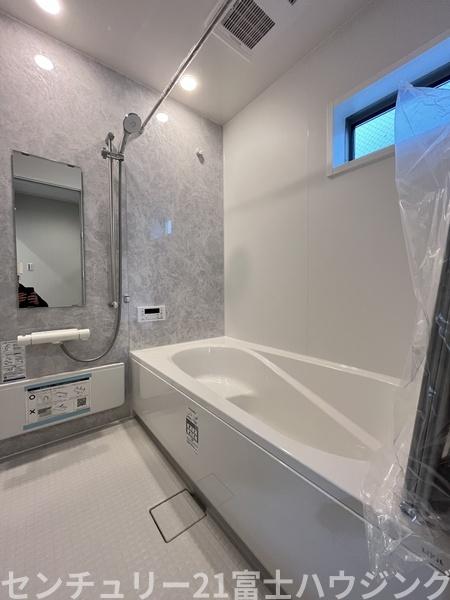 �_�ސ쌧������s����5���ڂ̐V�z��ˌ��Ă̗���