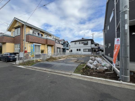 �_�ސ쌧������s����5���ڂ̓y�n�̑O�ʓ��H�܂ތ��n�ʐ^