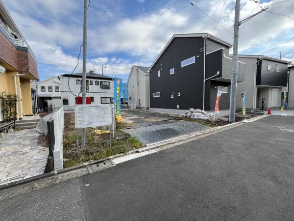 �_�ސ쌧������s����5���ڂ̓y�n�̑O�ʓ��H�܂ތ��n�ʐ^