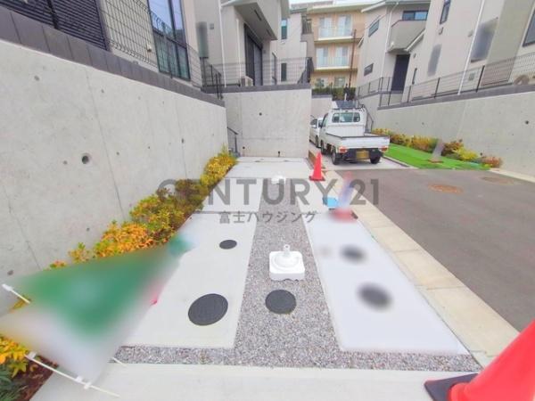 �_�ސ쌧����s���ؑ�1���ڂ̐V�z��ˌ��Ă̒��ԏ�