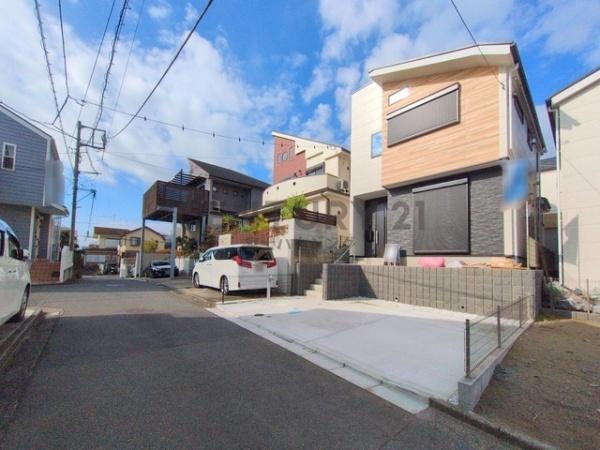 �_�ސ쌧������s���a���̐V�z��ˌ��Ă̑O�ʓ��H�܂ތ��n�ʐ^