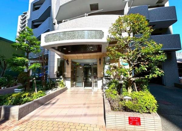 �_�ސ쌧����s����̒��Ã}���V�����̃G���g�����X