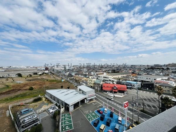 �_�ސ쌧������s���h�̒��Ã}���V�����̏Z�˂���̒��]�ʐ^