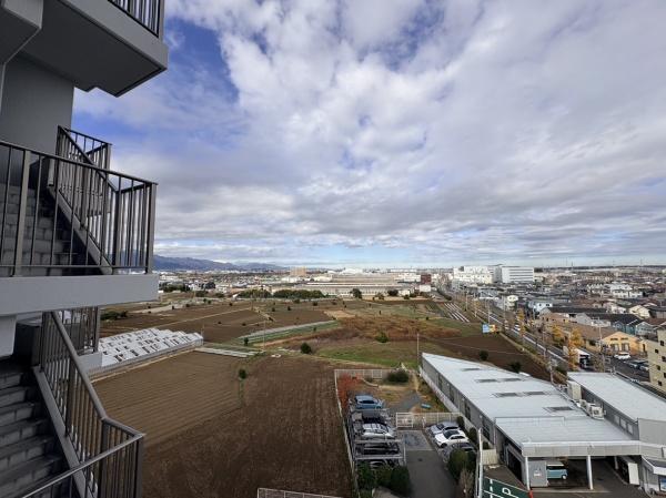 �_�ސ쌧������s���h�̒��Ã}���V�����̏Z�˂���̒��]�ʐ^