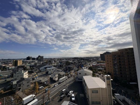 �_�ސ쌧������s���h�̒��Ã}���V�����̏Z�˂���̒��]�ʐ^