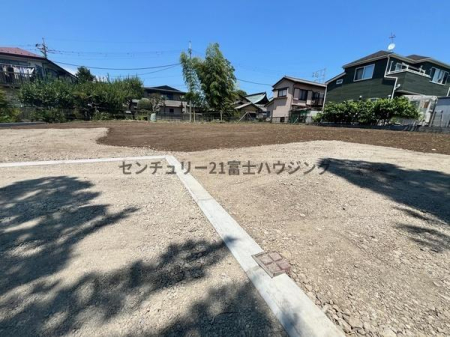 �_�ސ쌧����s�T���̓y�n�̑O�ʓ��H�܂ތ��n�ʐ^