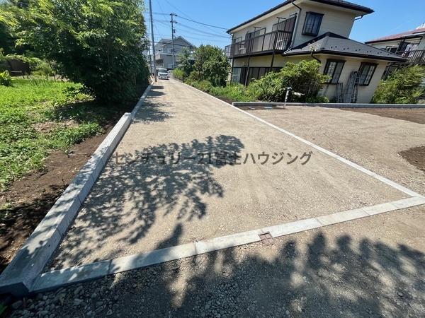 �_�ސ쌧����s�T���̓y�n�̑O�ʓ��H�܂ތ��n�ʐ^