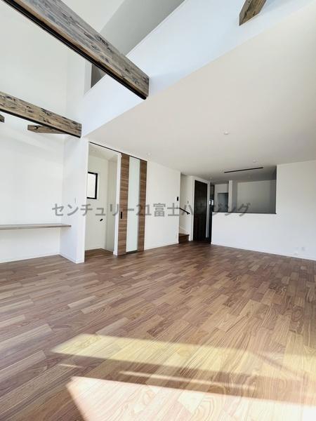 �_�ސ쌧������s�΂��l�̐V�z��ˌ��Ẵ��r���O