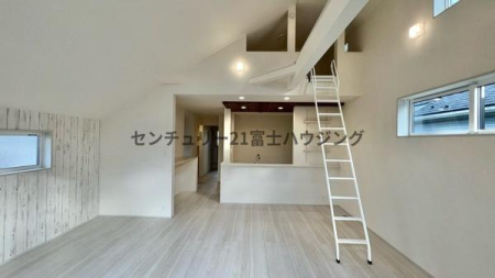 �_�ސ쌧������s�����u2���ڂ̐V�z��ˌ��Ẵ��r���O