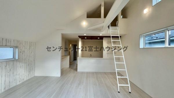 �_�ސ쌧������s�����u2���ڂ̐V�z��ˌ��Ẵ��r���O