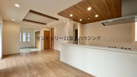 �_�ސ쌧������s�����u2���ڂ̐V�z��ˌ��Ẵ��r���O