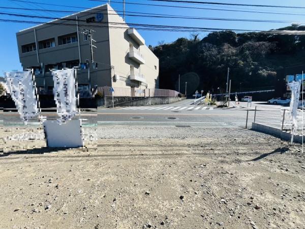 �_�ސ쌧���q�s�����q1���ڂ̐V�z��ˌ��Ă̑O�ʓ��H�܂ތ��n�ʐ^