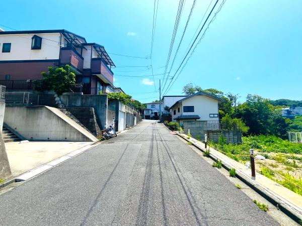 �_�ސ쌧���q�s�r�q2���ڂ̓y�n�̑O�ʓ��H�܂ތ��n�ʐ^