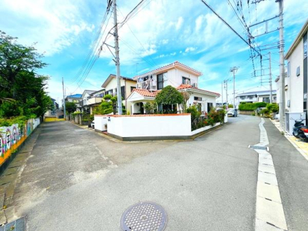 �_�ސ쌧������s�����̓y�n�̑O�ʓ��H�܂ތ��n�ʐ^