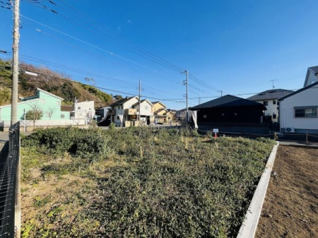 �_�ސ쌧������s�݂���4���ڂ̓y�n�̑O�ʓ��H�܂ތ��n�ʐ^