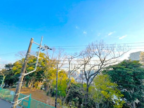 �_�ސ쌧����s������2���ڂ̒��Ã}���V�����̏Z�˂���̒��]�ʐ^