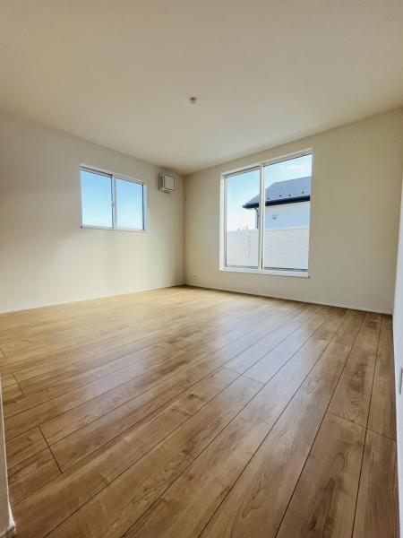 �_�ސ쌧������s�����̐V�z��ˌ��Ă̗m��