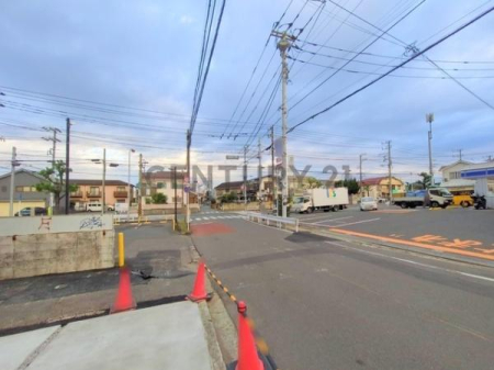 �_�ސ쌧����s�ғ����C��1���ڂ̐V�z��ˌ��Ă̑O�ʓ��H�܂ތ��n�ʐ^