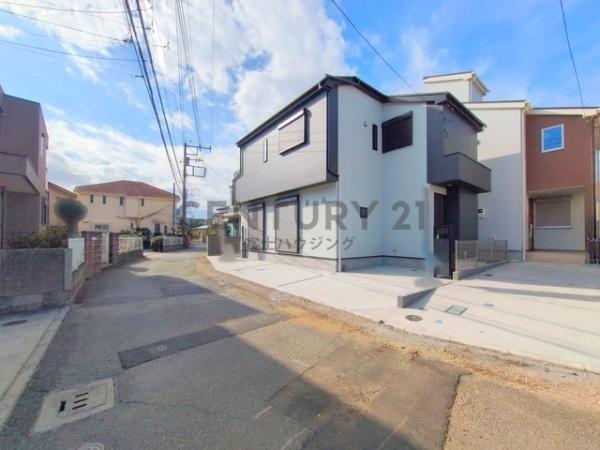 �_�ސ쌧������s�����u2���ڂ̐V�z��ˌ��Ă̑O�ʓ��H�܂ތ��n�ʐ^