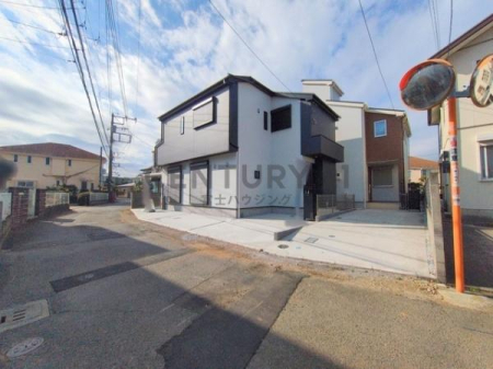 �_�ސ쌧������s�����u2���ڂ̐V�z��ˌ��Ă̑O�ʓ��H�܂ތ��n�ʐ^