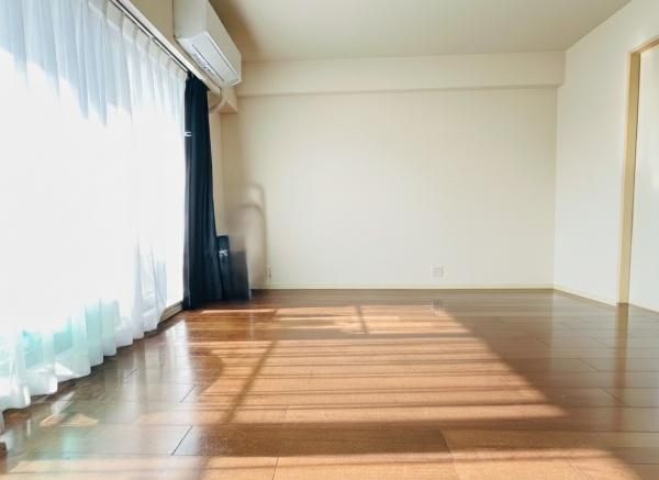 �_�ސ쌧���ˎs�����u�̒��Ã}���V�����̃��r���O