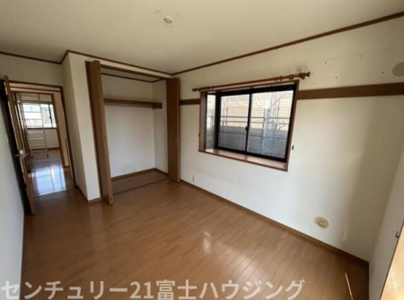 �_�ސ쌧����s�����C��4���ڂ̒��È�ˌ��Ă̎q������