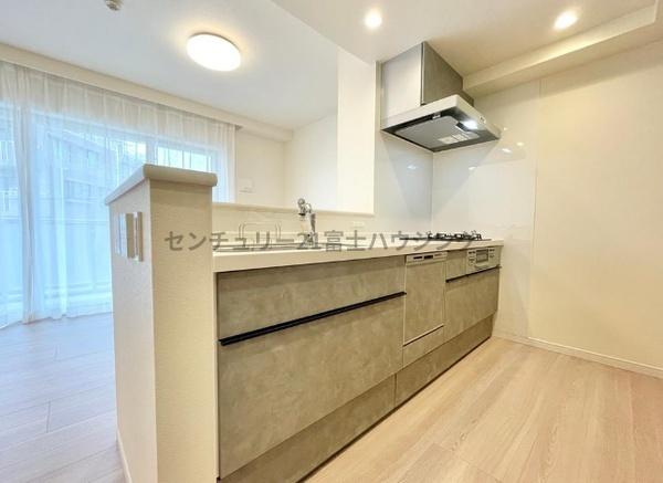 �_�ސ쌧������s������̒��Ã}���V�����̃L�b�`��