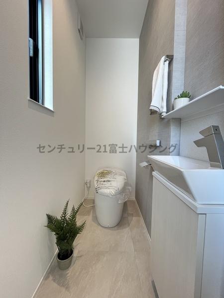 �_�ސ쌧������s�l�|4���ڂ̐V�z��ˌ��Ẵg�C��