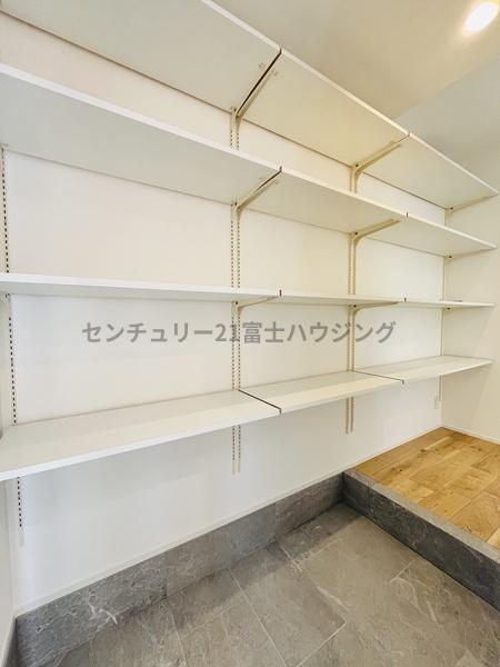 �_�ސ쌧������s�l�|4���ڂ̐V�z��ˌ��Ă̎��[