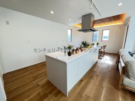 �_�ސ쌧������s�l�|4���ڂ̐V�z��ˌ��ẴL�b�`��